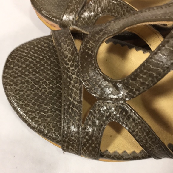 NWOT Bussola Snakeskin Cage Wedges - Picture 8 of 8